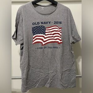 Old Navy Gray T-Shirt with USA Flag Design